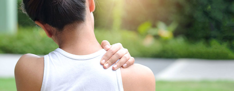patient needing frozen shoulder chiropractor in Richardson TX