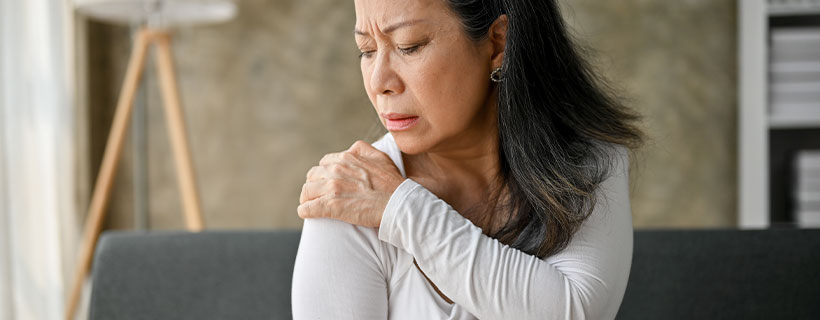 patient needing Shoulder Tendinopathy chiropractor in Richardson TX