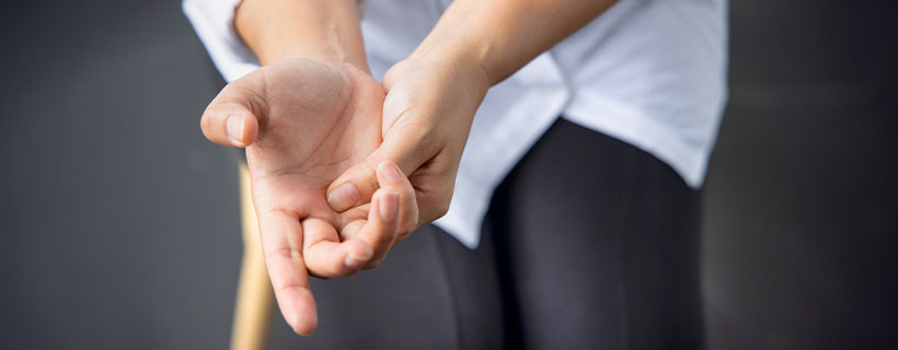 patient needing Trigger Finger chiropractor in Richardson TX